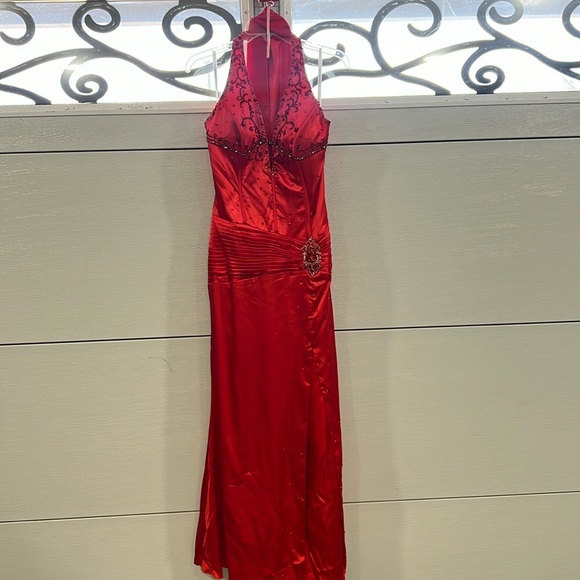 Meredith Embellished Satin Gown (Deep Red)